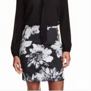 H&M Mini Pencil Skirt ~ Floral ~ Black & White ~ Size 6